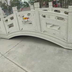 周口芝麻白拱桥，石桥