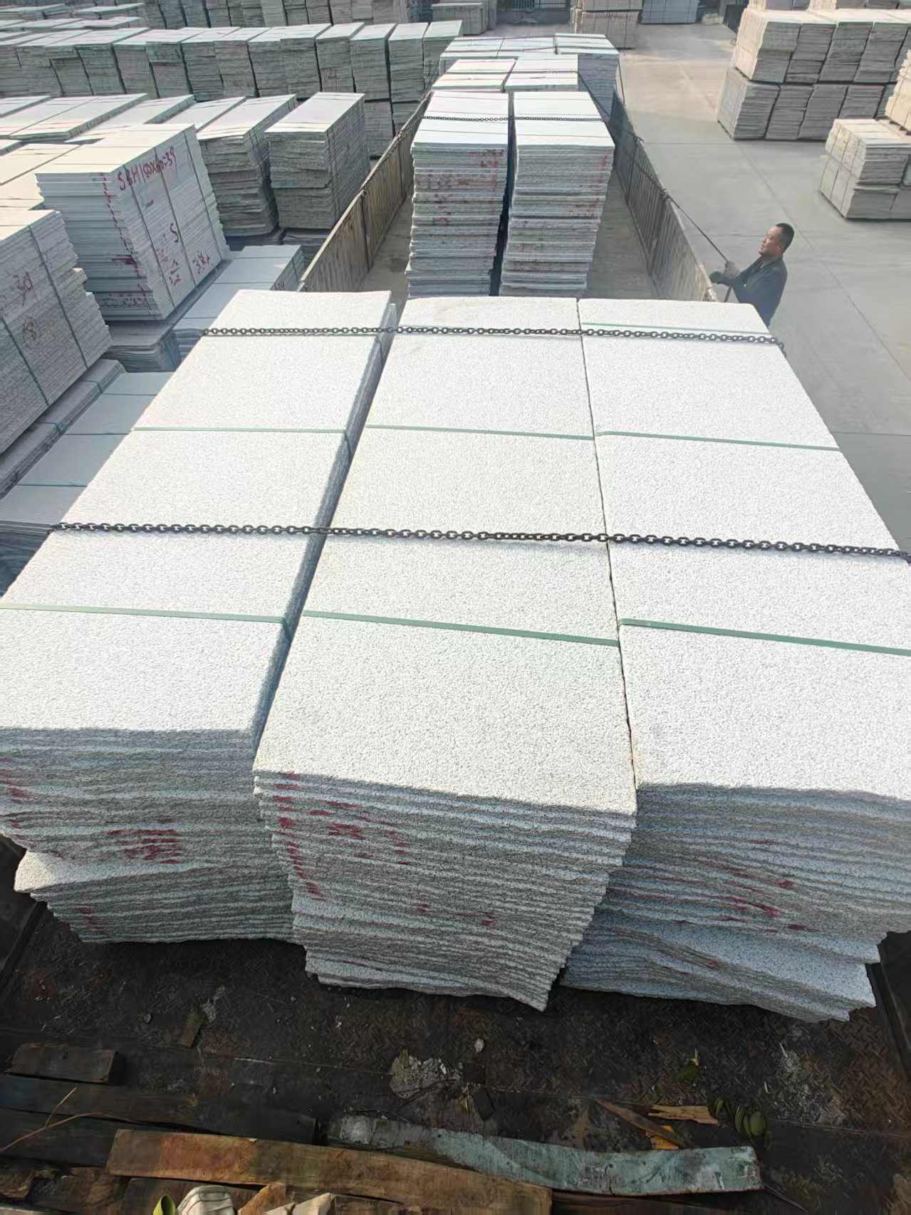 周口芝麻白毛板，石材毛板